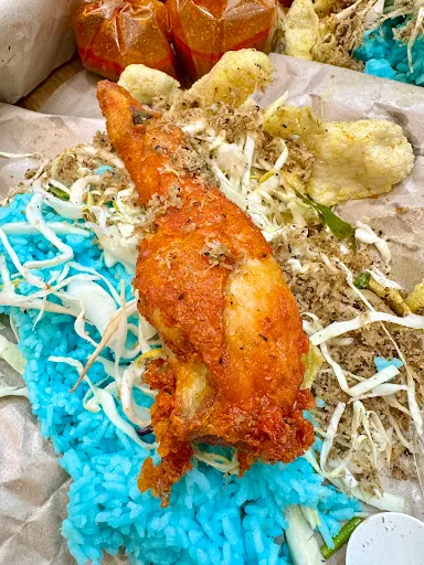 Nasi Kerabu Che Norma — dish