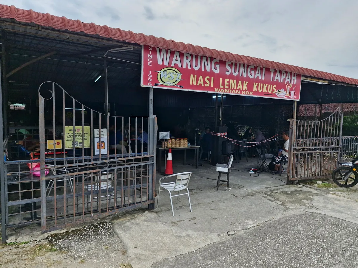 Nasi Lemak Kukus Warung Sungai Tapah — storefront