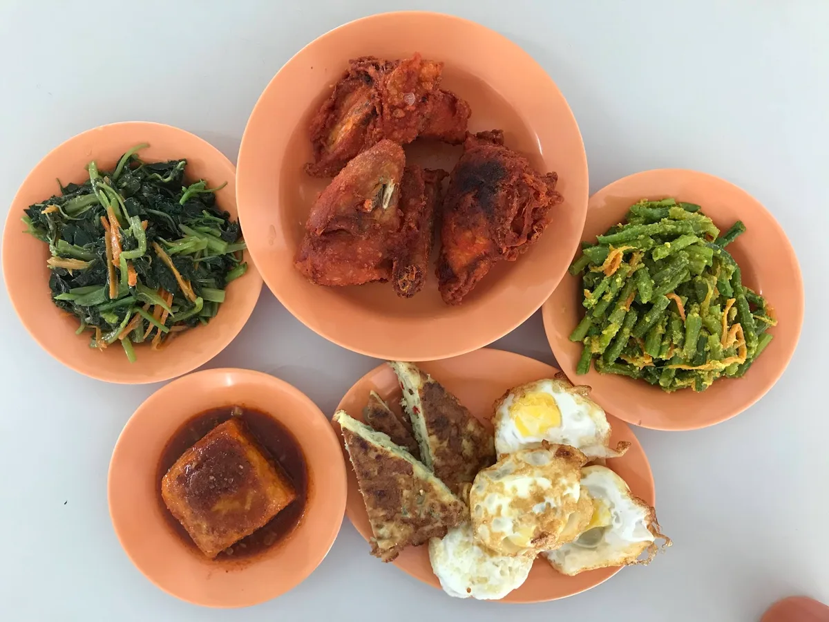 Shared lauk plates