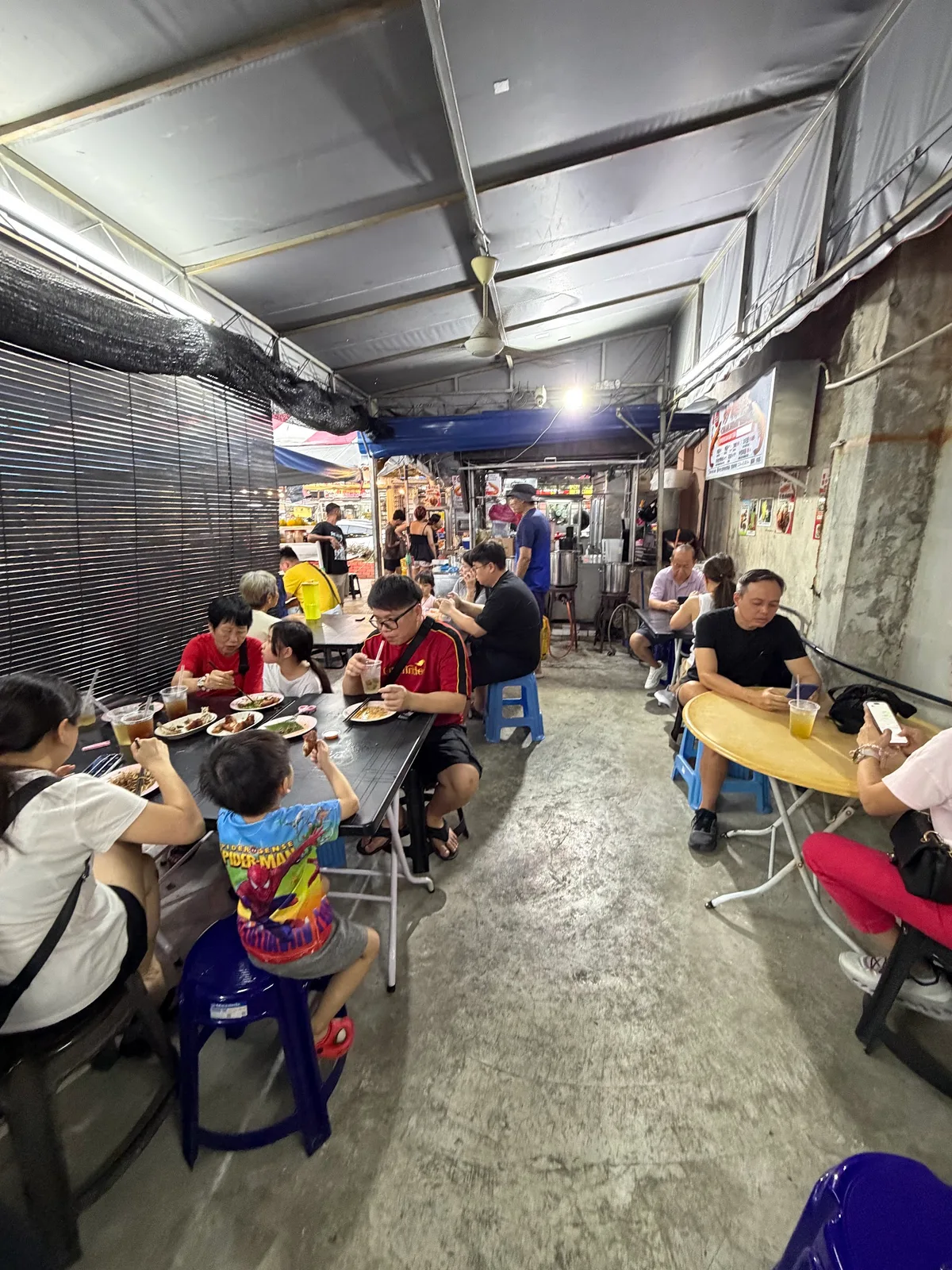 No 5 Penang Famous Char Koey Teow — interior