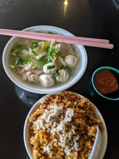 Old Tower Cafe Beef Koay Teow — dish