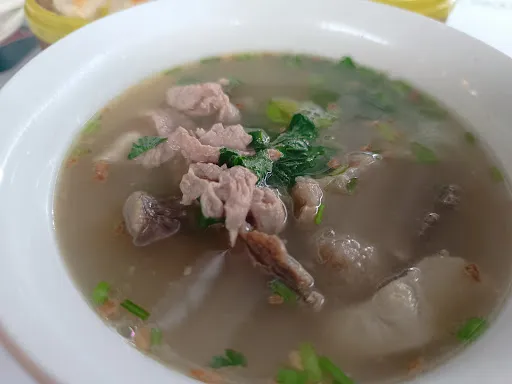 Old Winston Coffee Garden Kwang Beef Noodle — dish