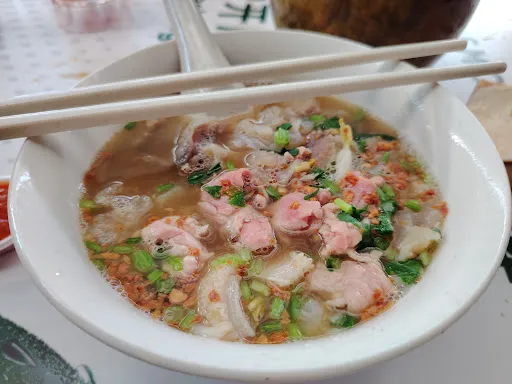 Old Winston Coffee Garden Kwang Beef Noodle — dish