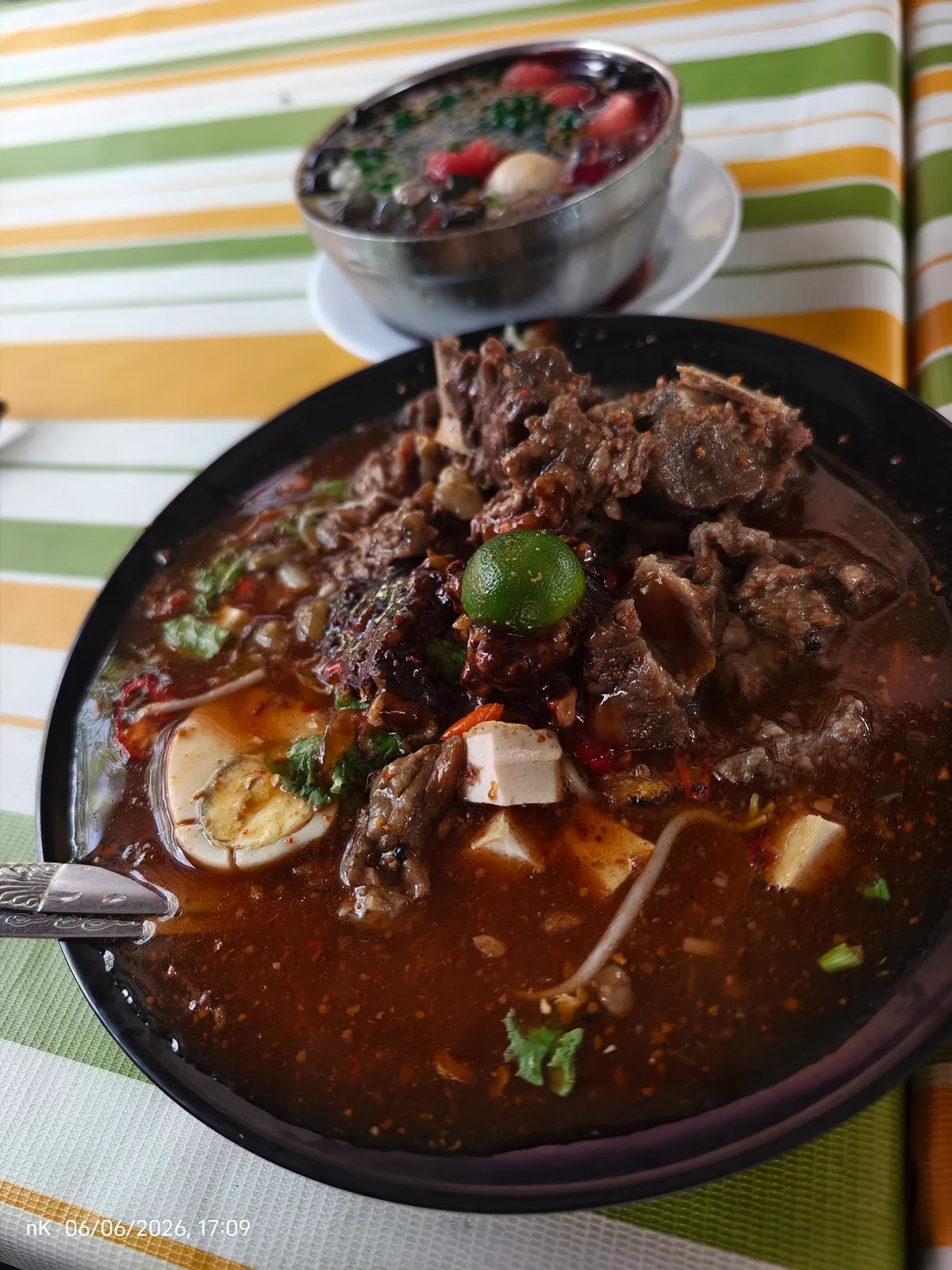 Mee kuah daging with beef and tofu