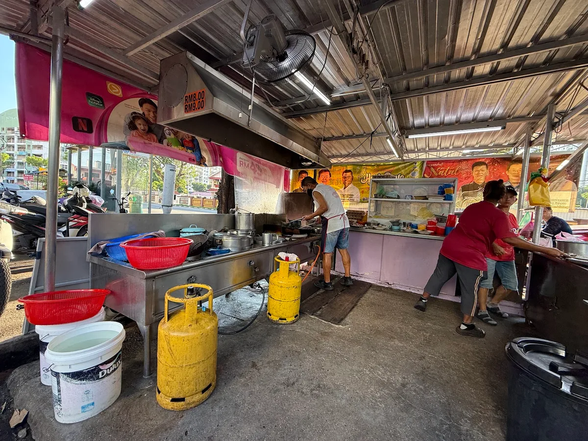 Oneh Roadside Stall Char Hor Fun — interior