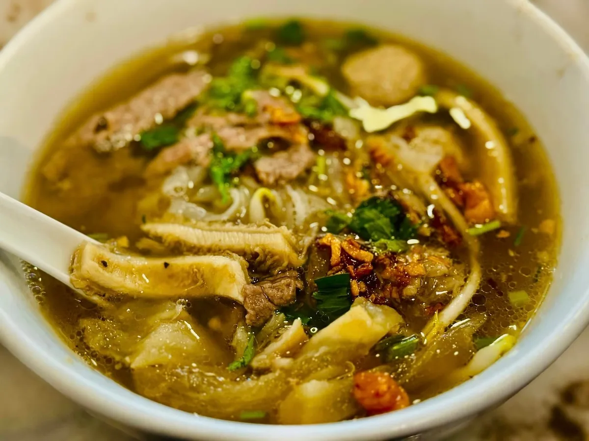 OO White beef brisket noodle soup