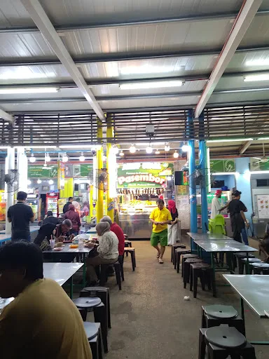 Padang Brown Laksa (Jalan Johor) — interior