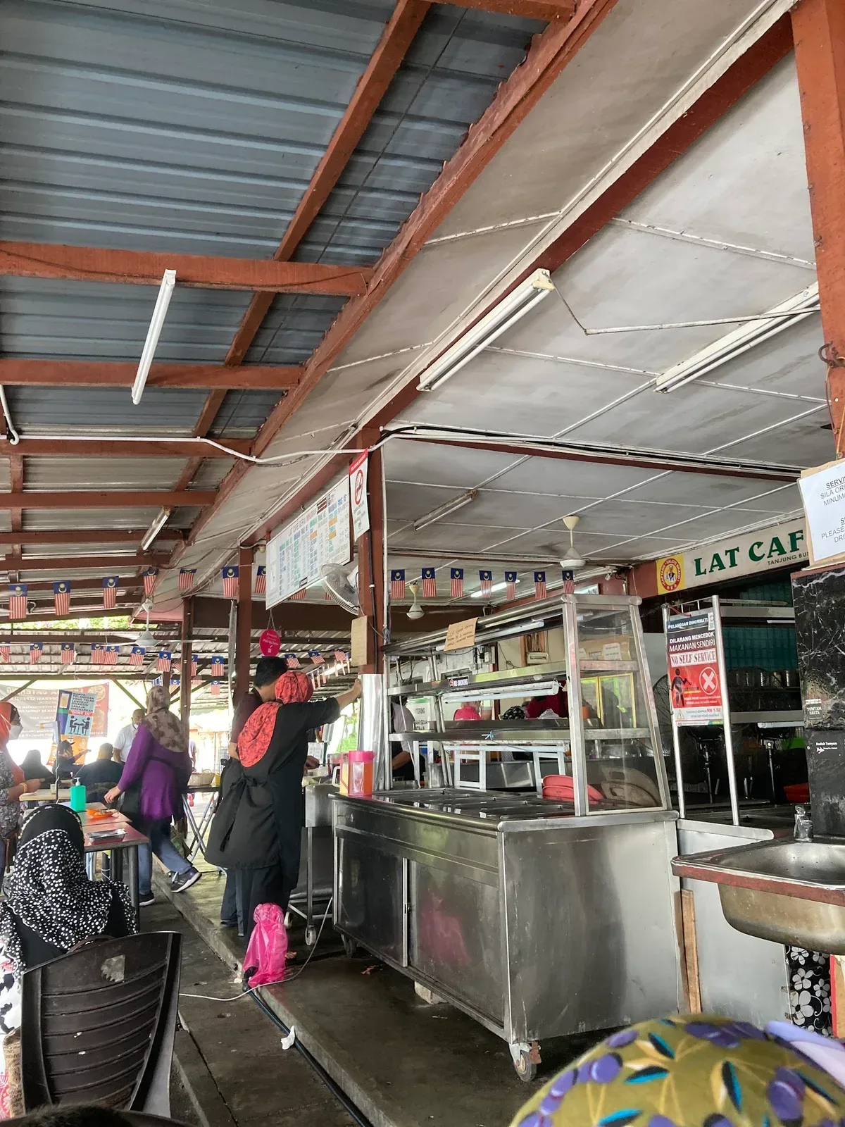 Pak Lan Roti Canai & Murtabak — interior