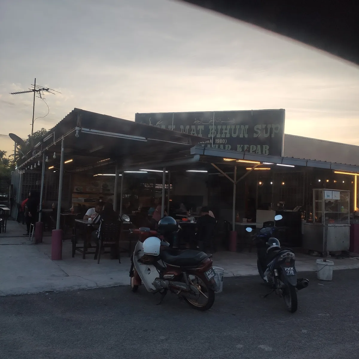 Pak Mat stall building at dusk