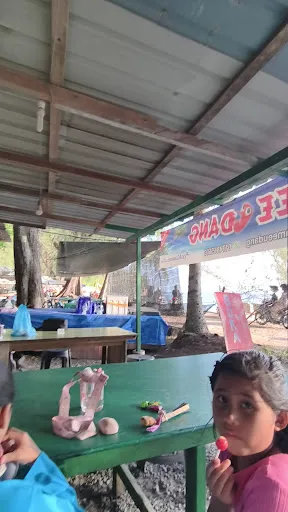 Pak Tam Mee Udang — exterior