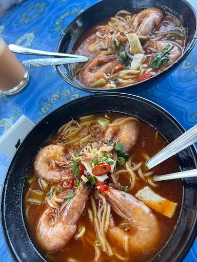 Pak Tam Mee Udang — dish