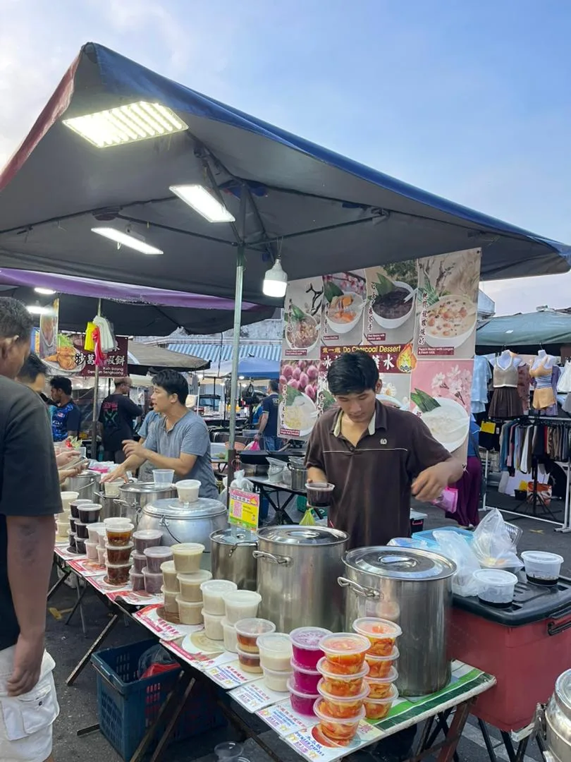 Pasar Malam Bandar Baru Menglembu — interior