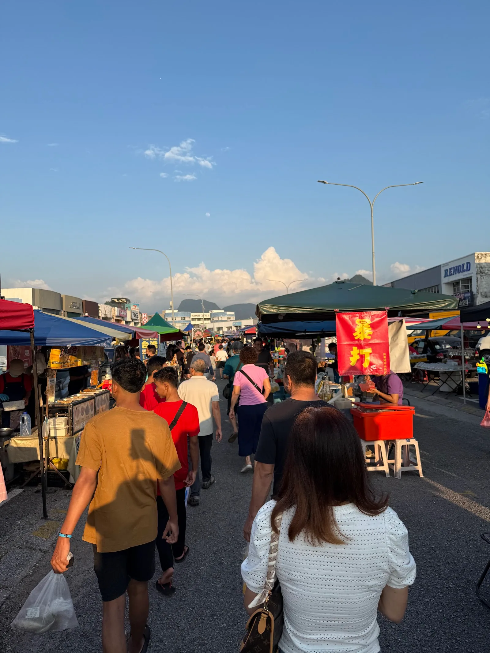 Pasar Malam Taman Ipoh Timur — exterior
