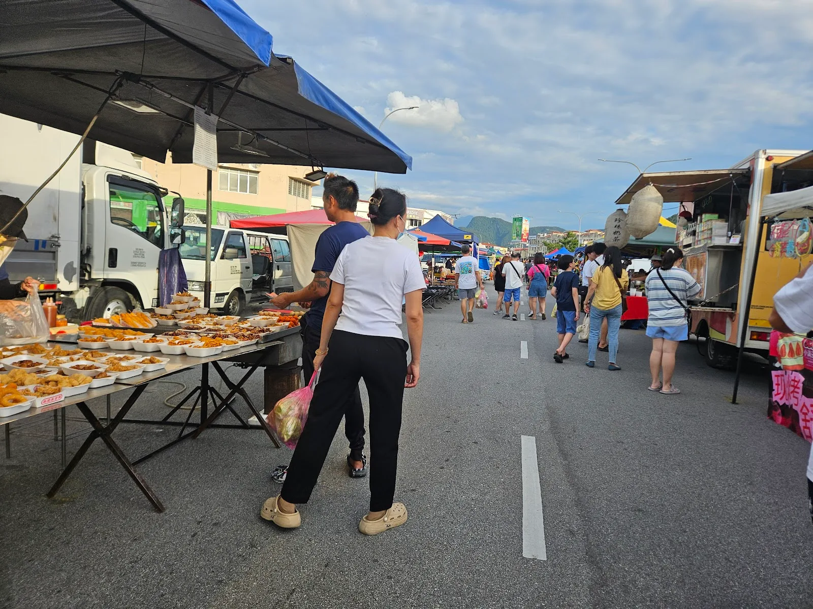 Pasar Malam Taman Ipoh Timur — exterior