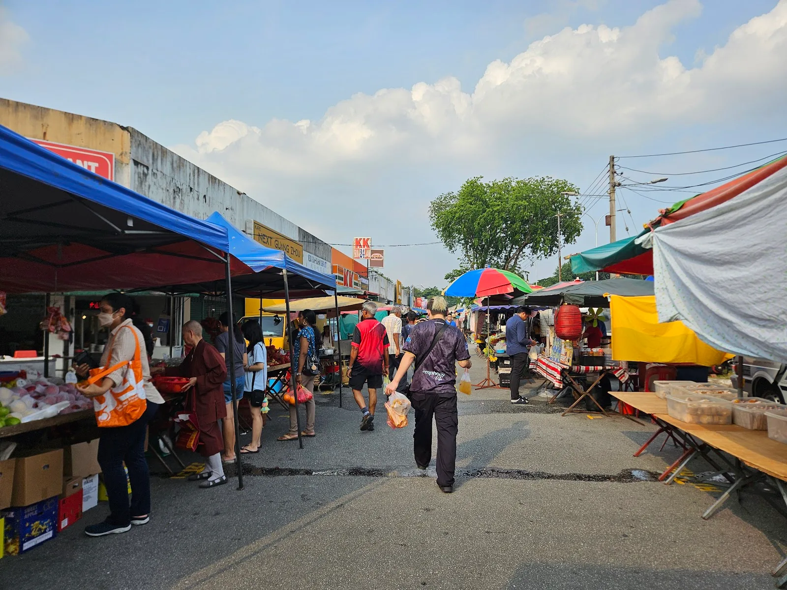 Pasar Malam Taman Pertama — exterior