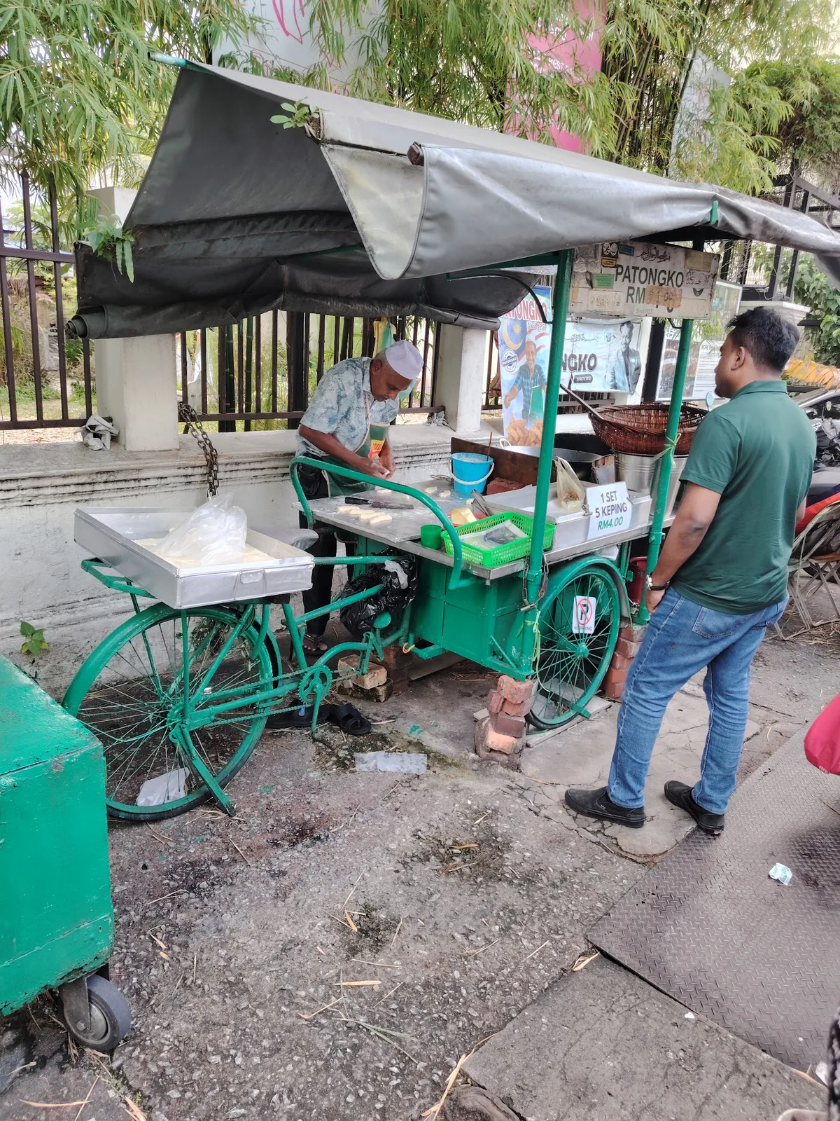 Patongko Hutton Lane (since Merdeka 1957) — signature dish