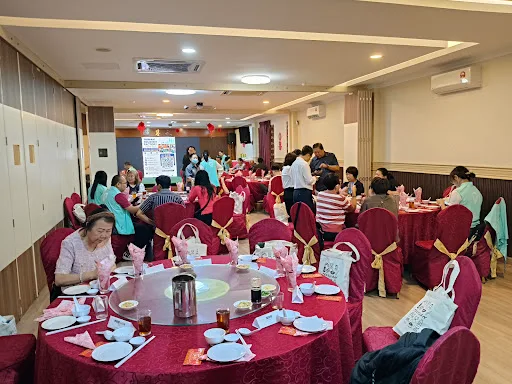 PENANG Logan Road Dailyfish Seafood Restaurant — interior