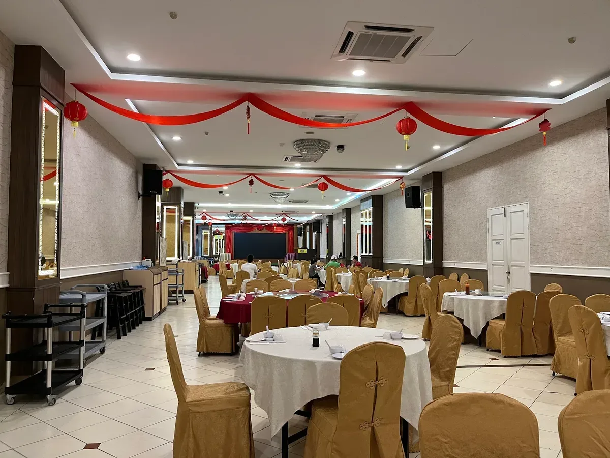 PENANG Logan Road Dailyfish Seafood Restaurant — interior