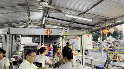 Perak Road Fish Head Beehoon — interior