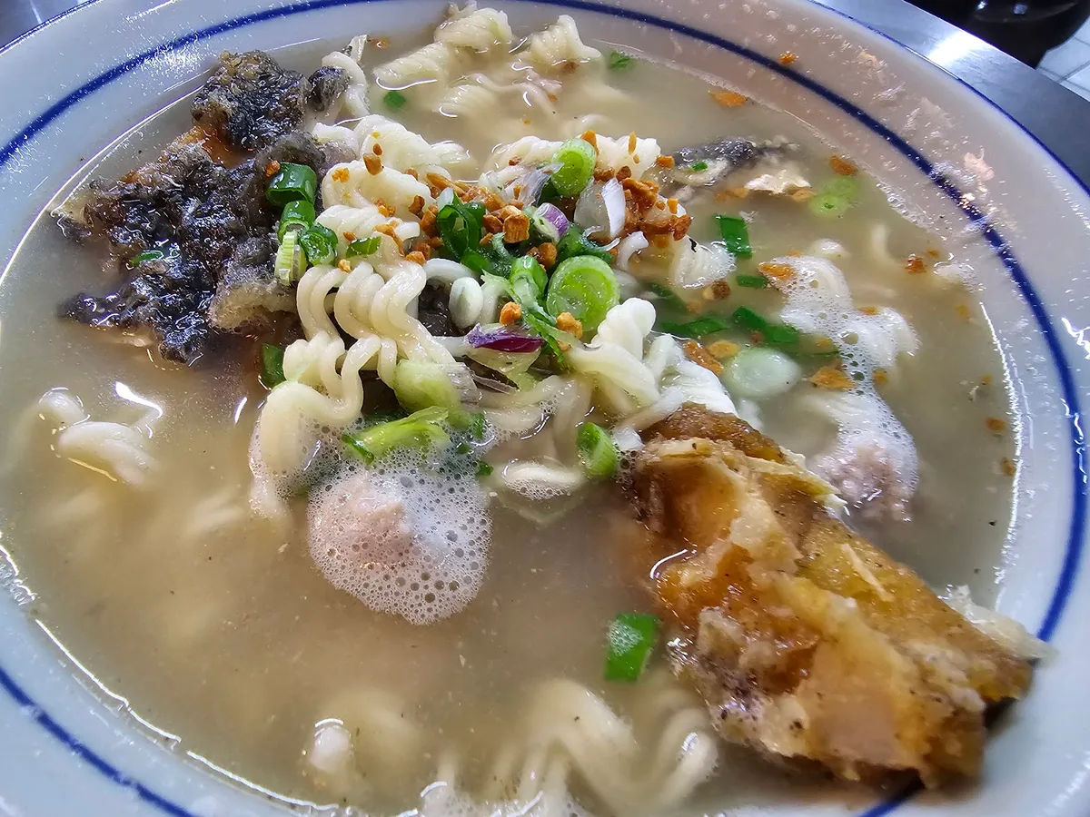 Fried fish head maggi soup