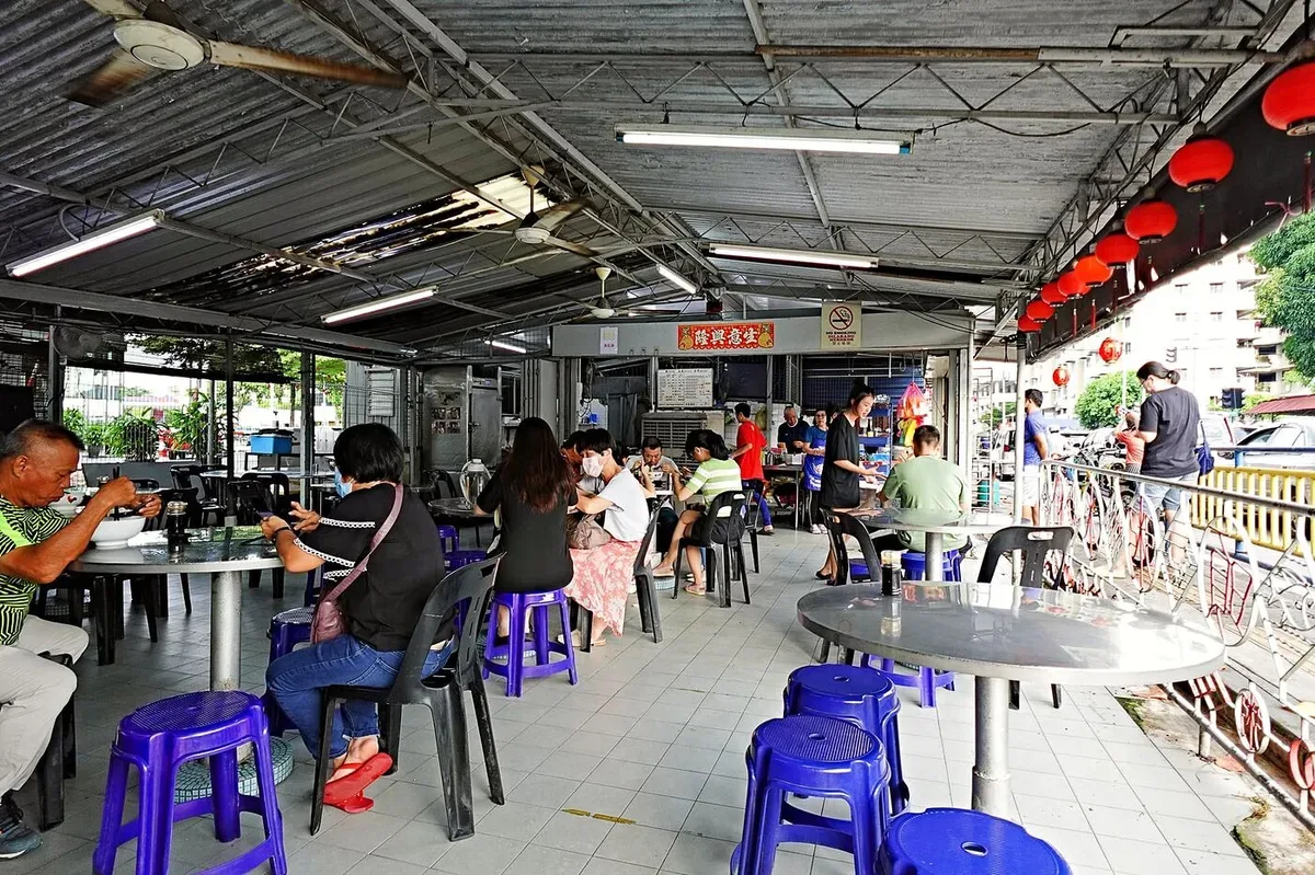 Perak Road Fish Head Beehoon — interior