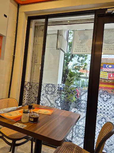 Pin Yu Kopitiam — interior