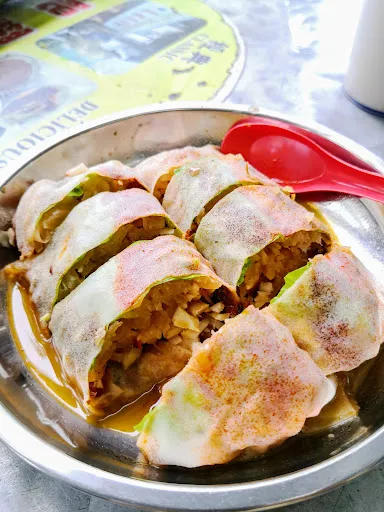 Poh Pia with Crab Meat — dish