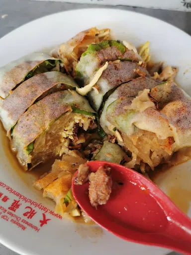 Poh Pia with Crab Meat — dish