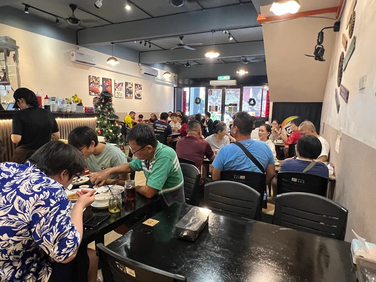 Q Roaster — interior