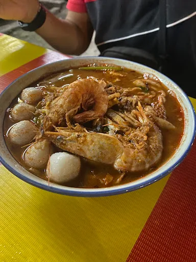 Radzidah Hokkien Mee — signature dish
