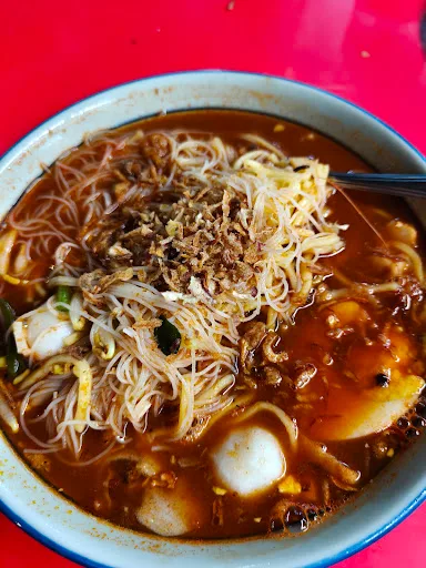 Radzidah Hokkien Mee — signature dish