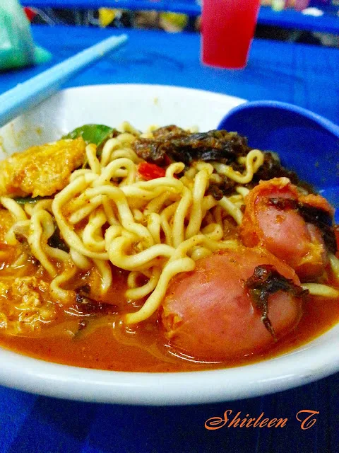 Tomyam noodle with egg