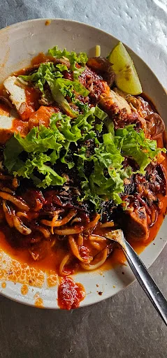 Rasheed Mee Goreng — signature dish
