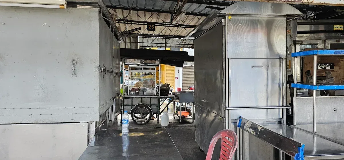 Rasheed Mee Goreng — interior