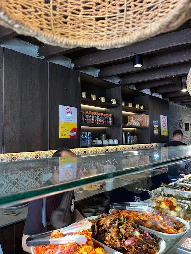 Restaurant Anak Padang — interior