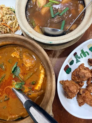 Restoran 77 Famous Curry Fish Head — signature dish