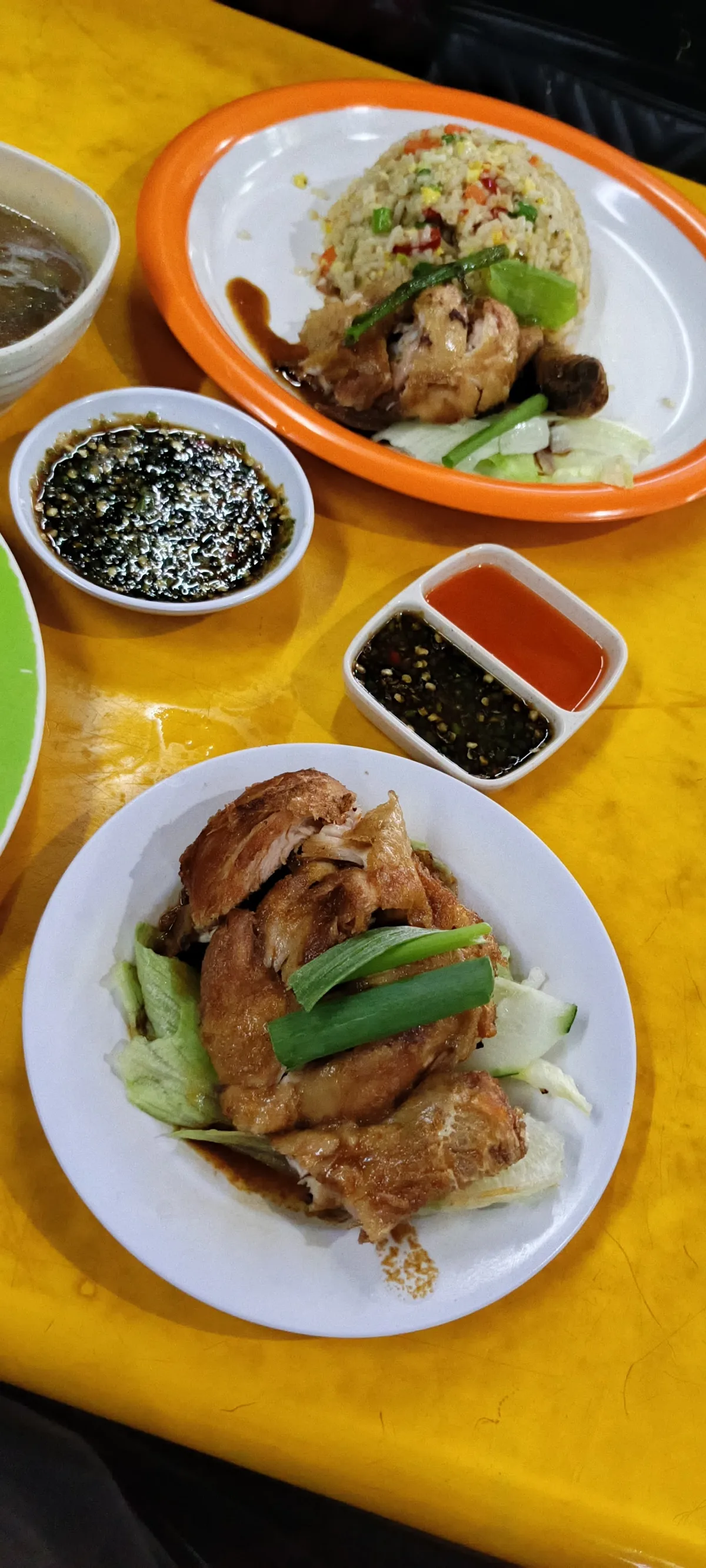 Restoran Fuziah Nasi Ayam Pasar Bulat — signature dish