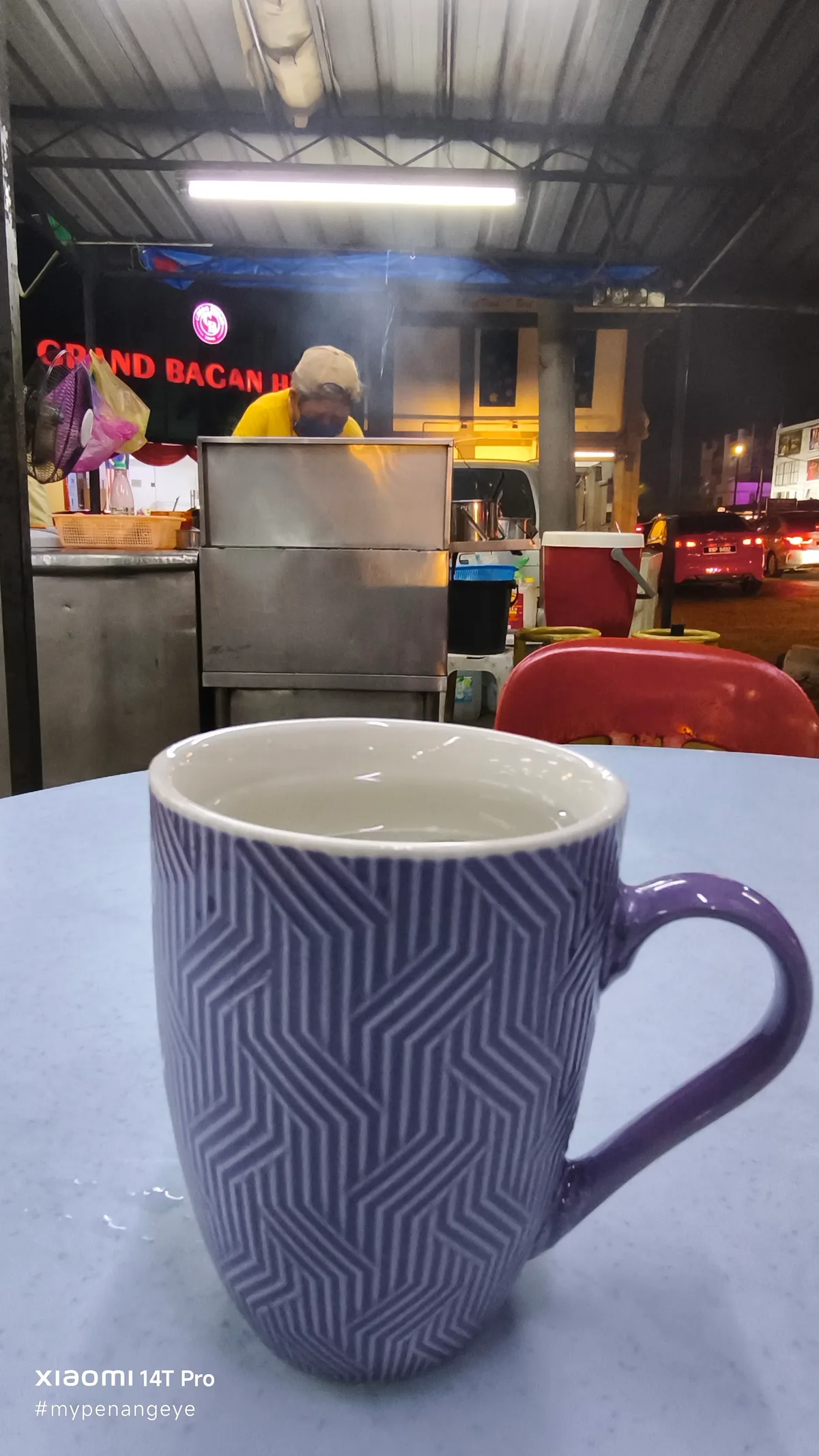 Restoran Lucky Butterworth Chicken Rice — interior