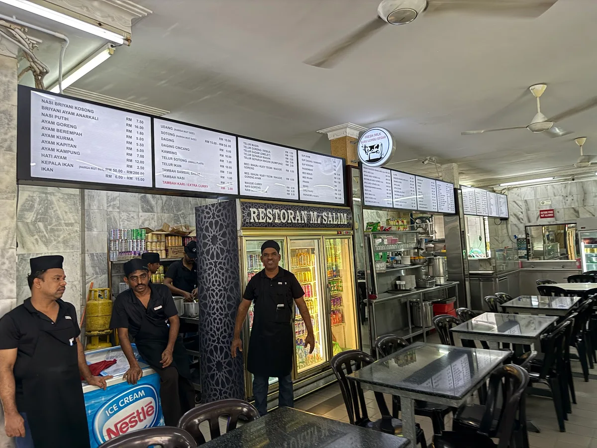 Restoran M Salim — interior