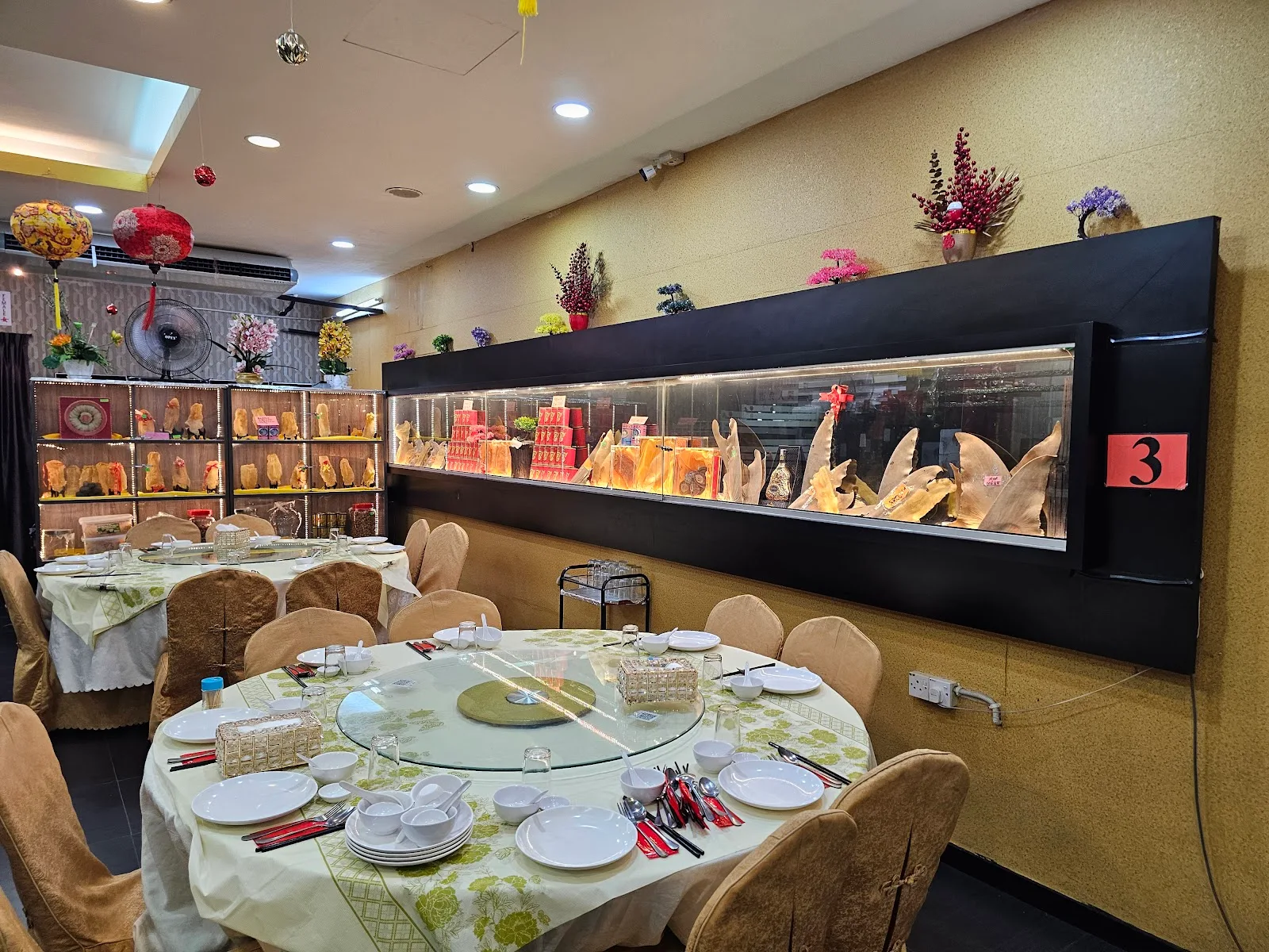 Restoran Makanan Laut Crab House — interior