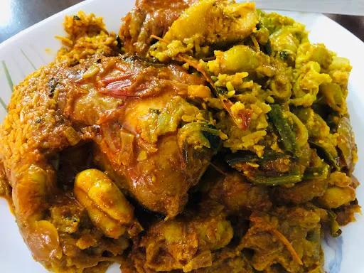 Restoran Nasi Kandar Rafei Ali Fettes Park Nasi Banjir — dish