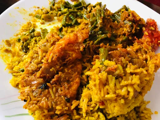 Restoran Nasi Kandar Rafei Ali Fettes Park Nasi Banjir — dish
