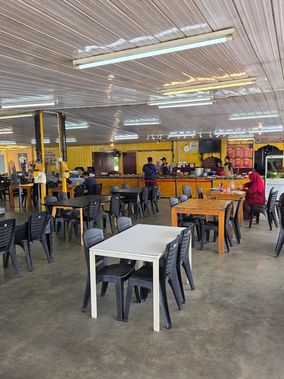 Restoran Simpang 9 Corner — interior