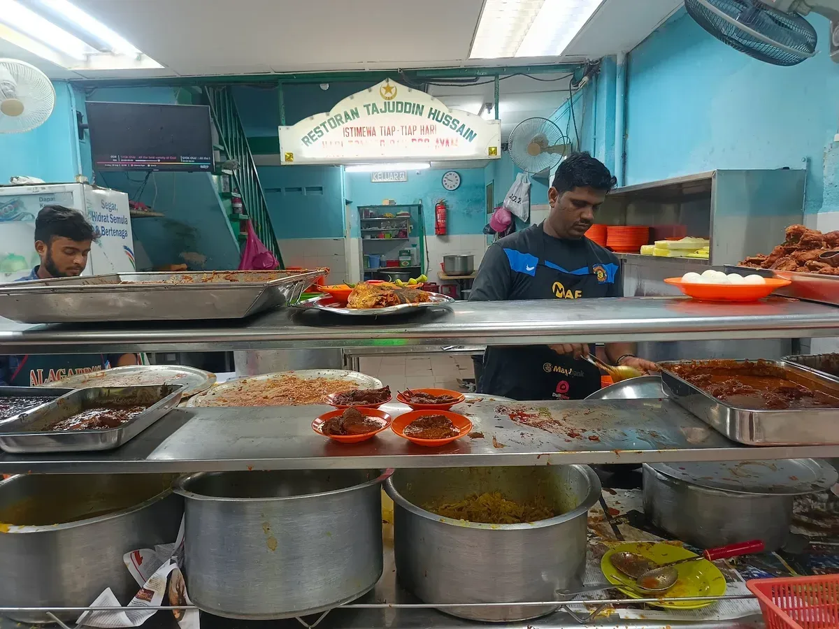 Restoran Tajuddin Hussain — interior