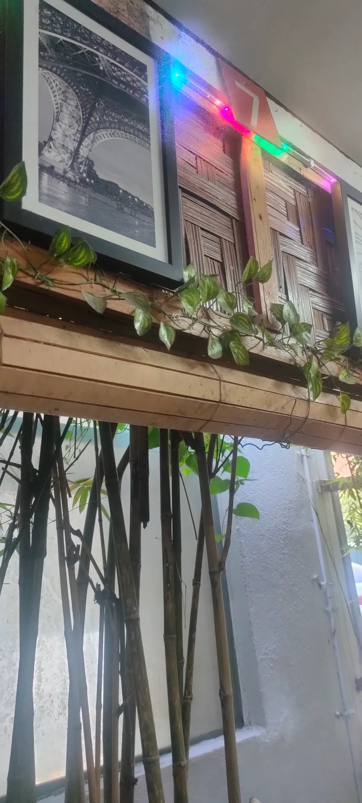 Restoran Warung Tempua 24jam — interior