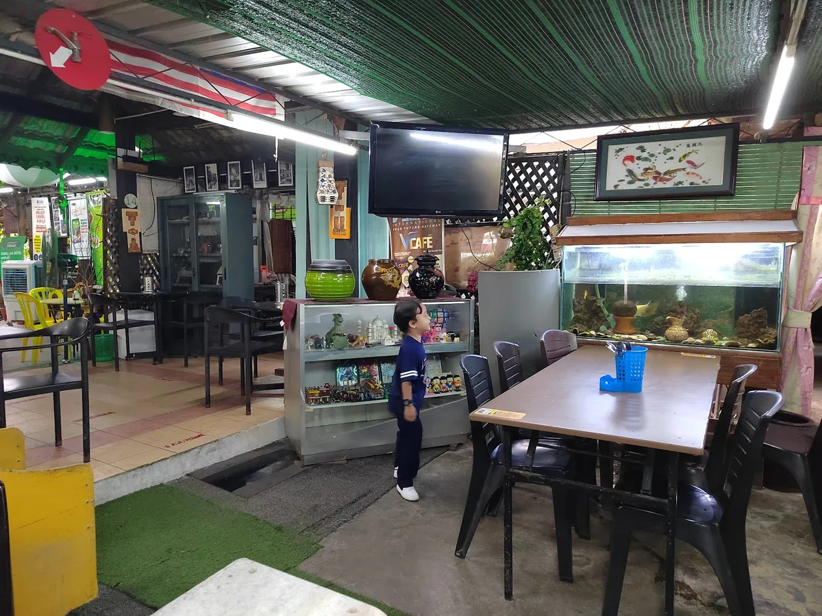 Restoran Warung Tempua 24jam — interior