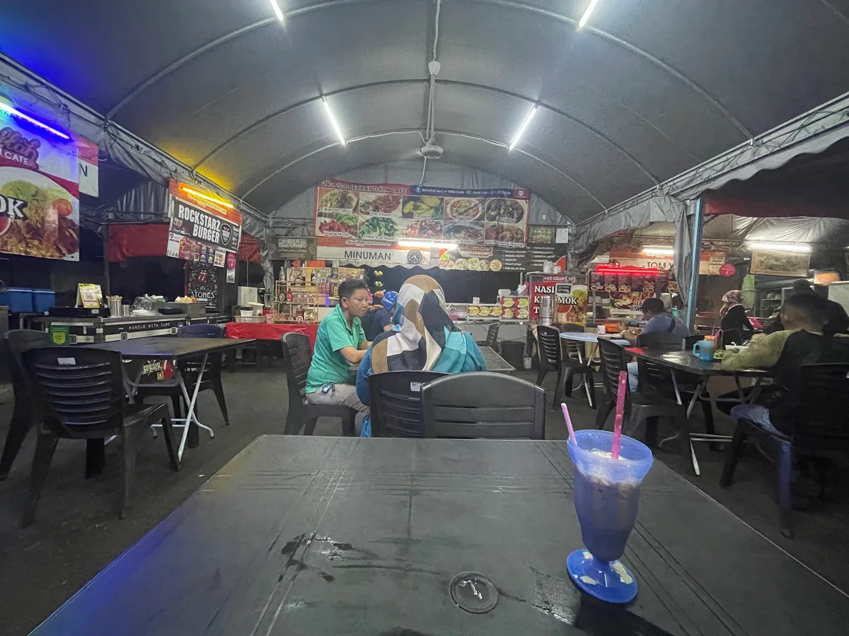 Rockstarz Burger — interior