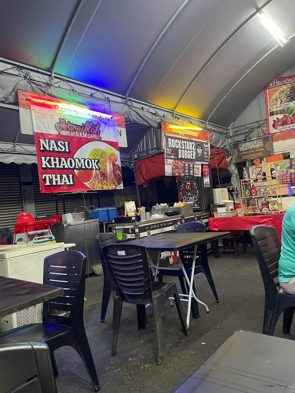 Rockstarz Burger — interior