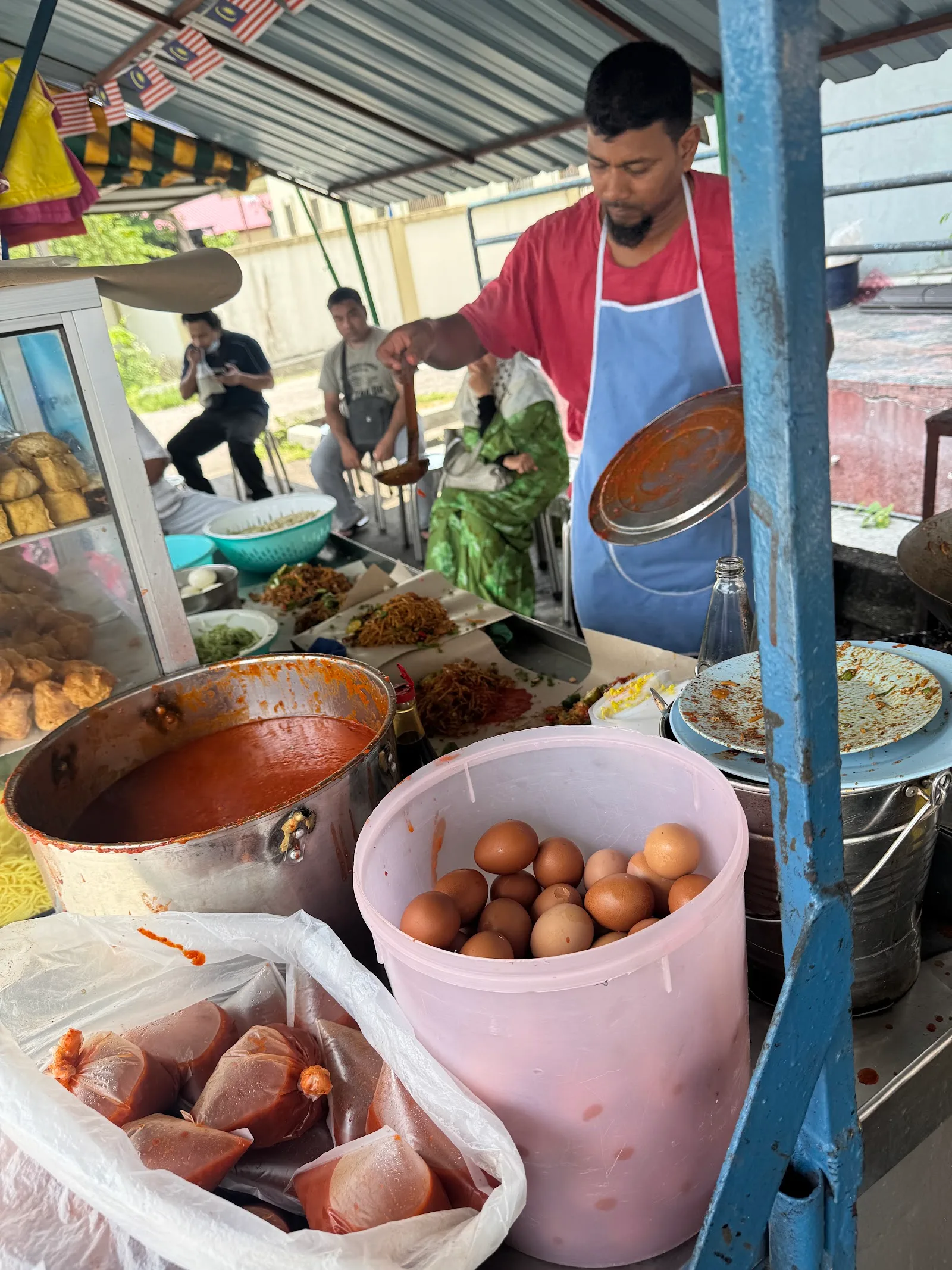 Rojak Maxwell — exterior