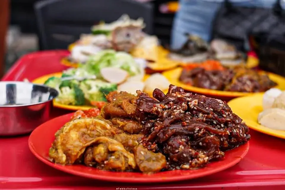 Roket Fullhaus Steamboat & Grill — signature dish